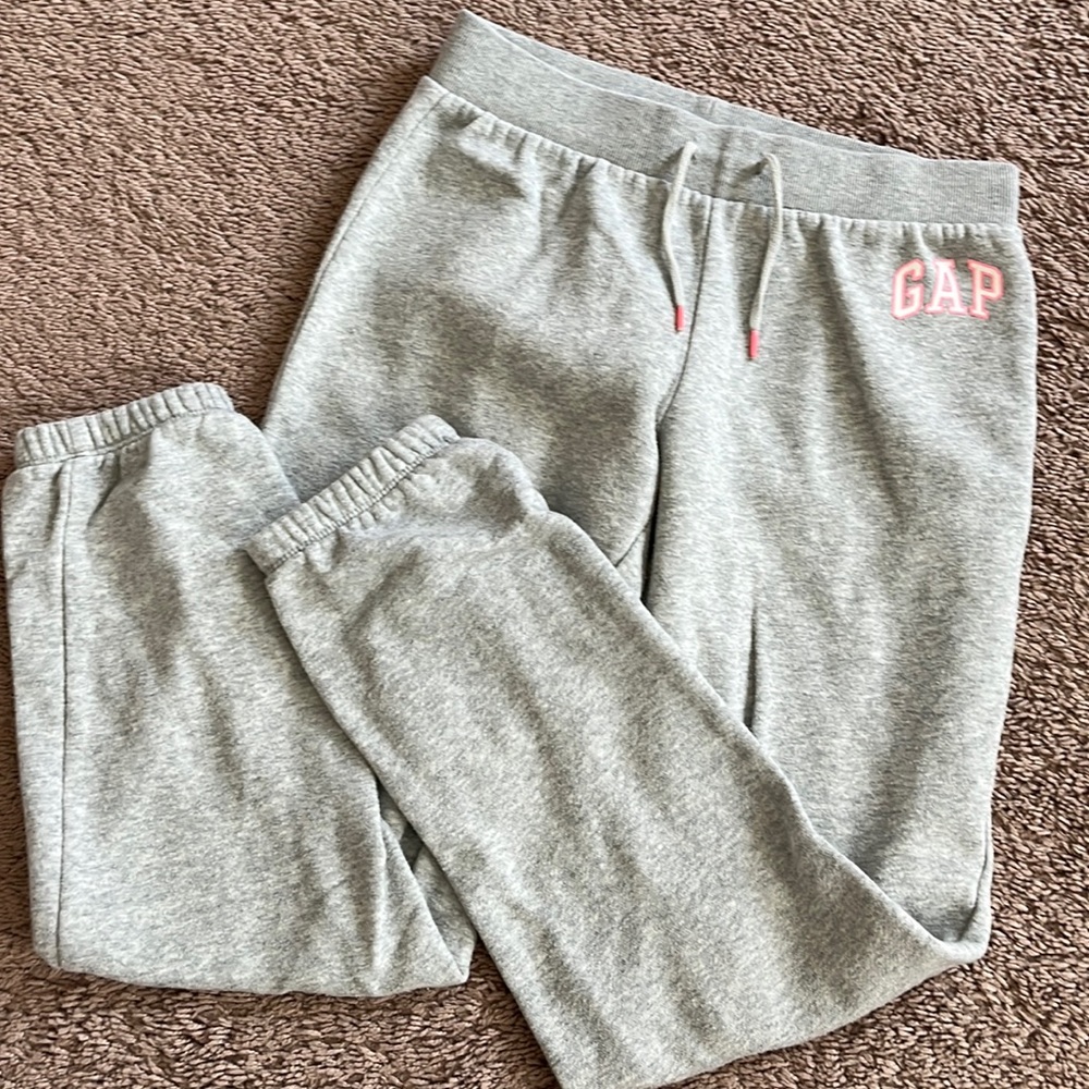 Gap joggers/sweatpants